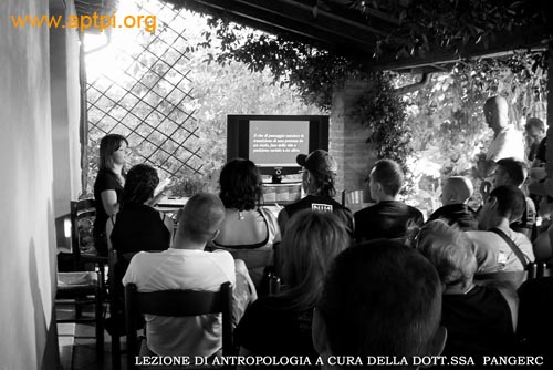 LEZIONE DI ANTROPOLOGIA A CURA DELLA DOTT.SSA  PANGERC